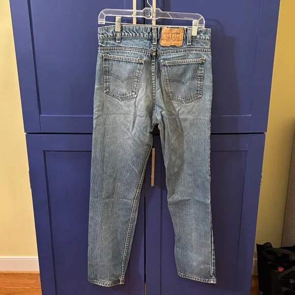 Vintage Levi's Men's Straight Jeans in Faded Blue - Picture 3 of 12